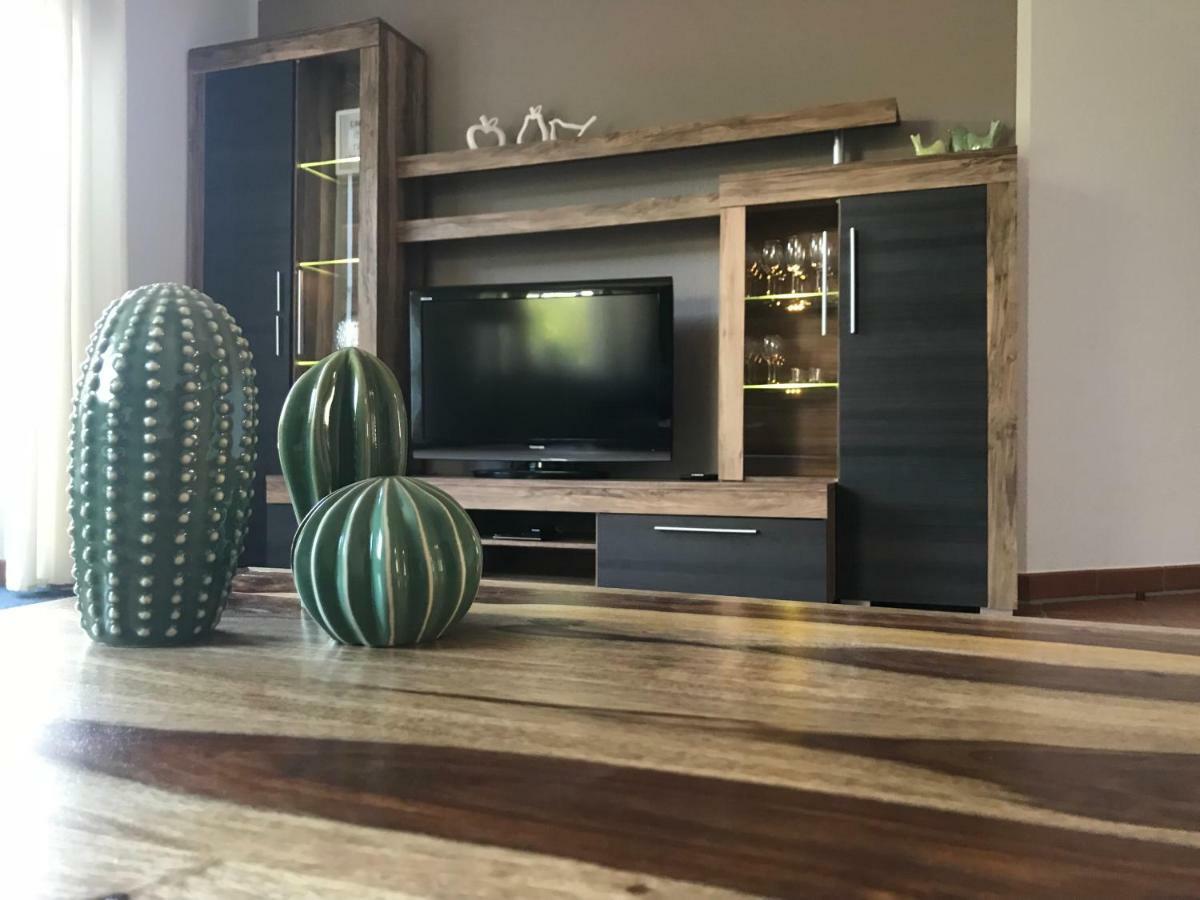 Dora Apartment *